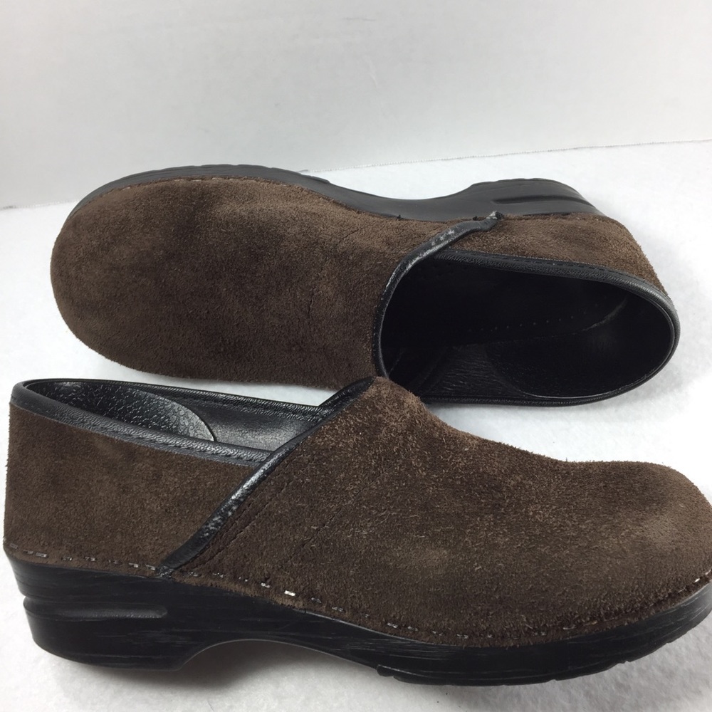 Dansko Suede Shoes Women’s Sz 40 EUC